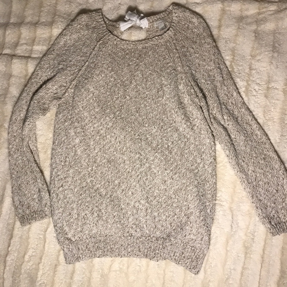 Sweater with bow back